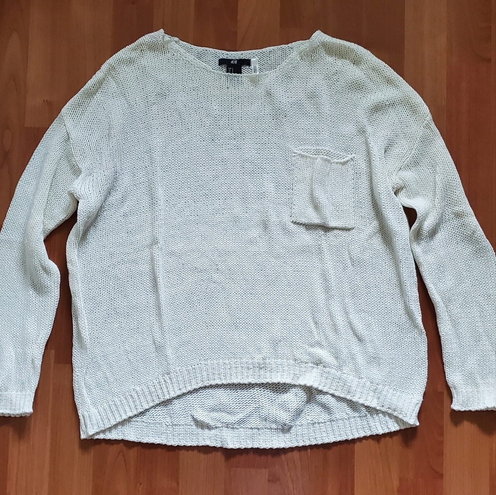H&M cream sweater with pocket